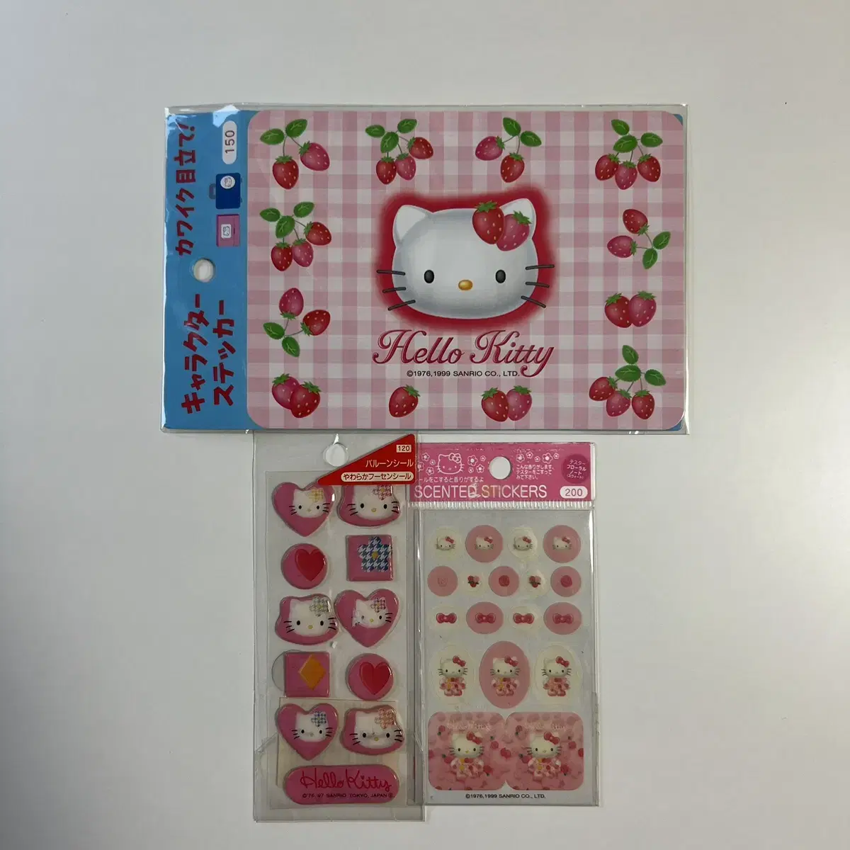 Discounted price!))Classic Kitty Hello Kitty Strawberry sticker bulk individual