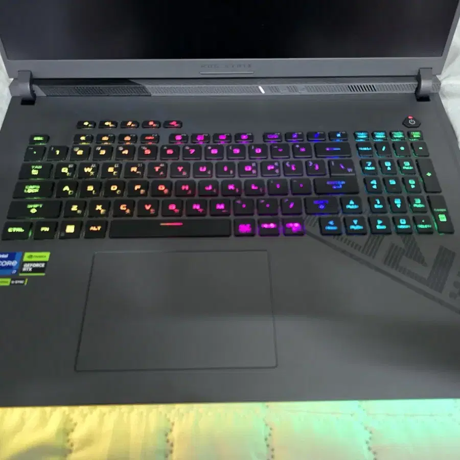 춘천 게이밍 노트북 ASUS ROG STRIX G18