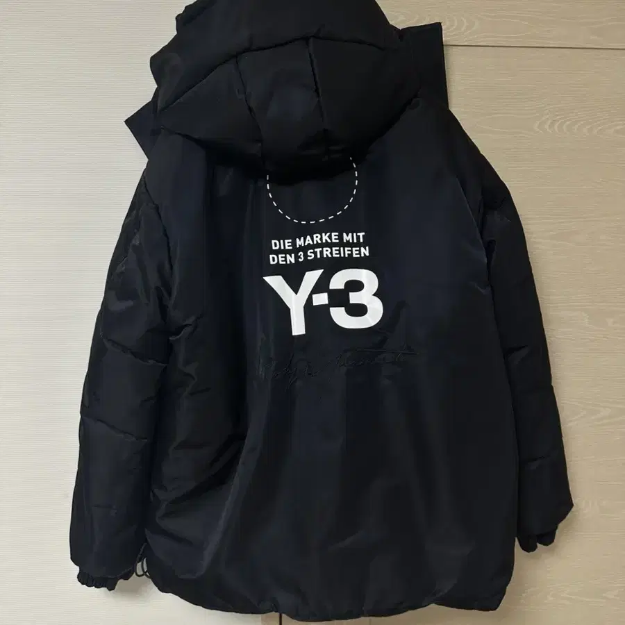 Y-3 리버시블 오버 다운 패딩