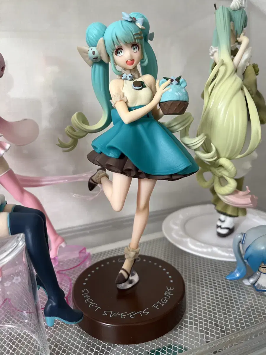 Hatsune Miku Chocolate Mint Chocolate Figures wts sell Vocaloid