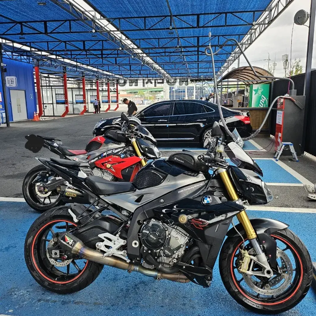 16년식 BMW S1000R 오스틴 풀배기 싱글알 판매합니다.