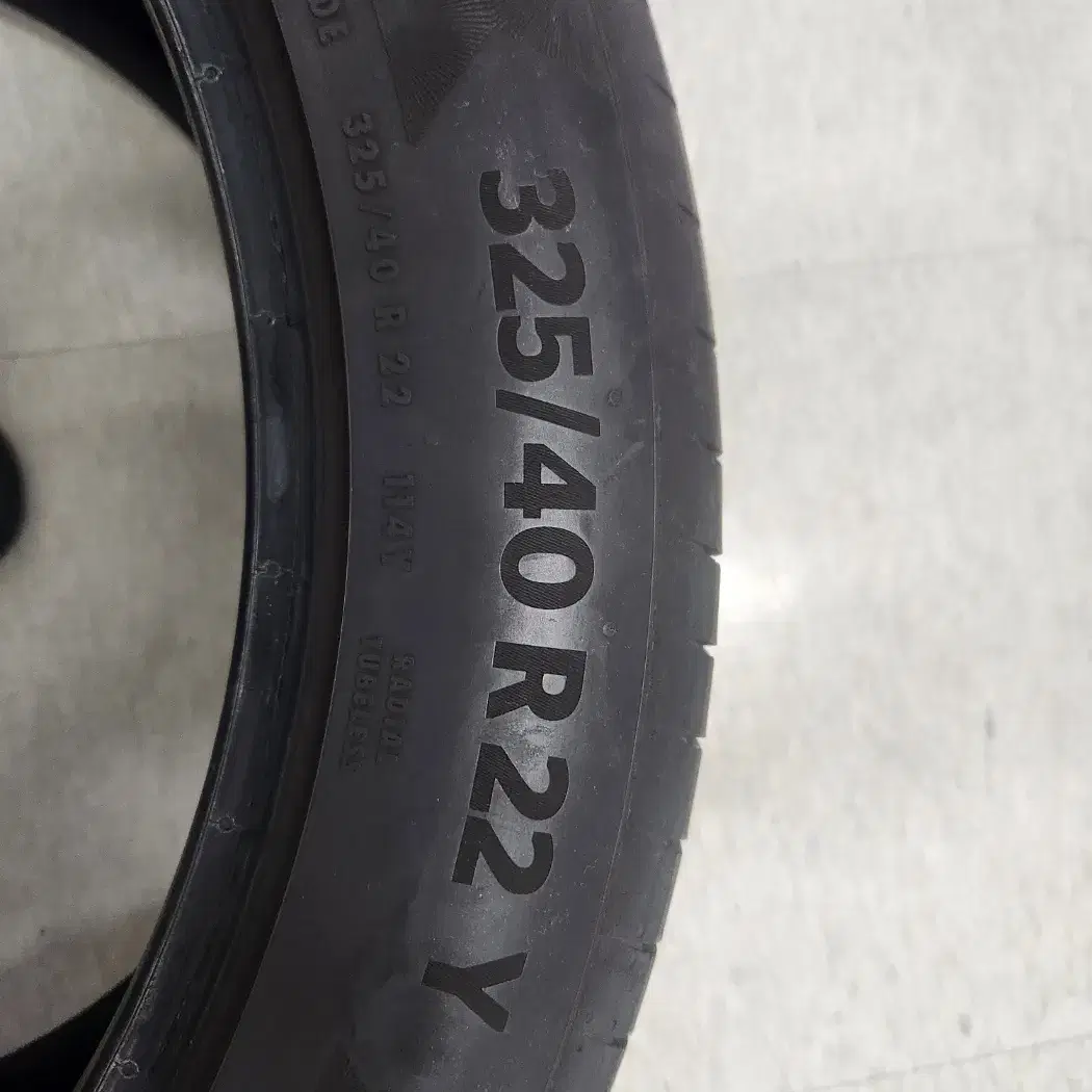 콘티넨탈6 325/40R22 중고타이어 1본