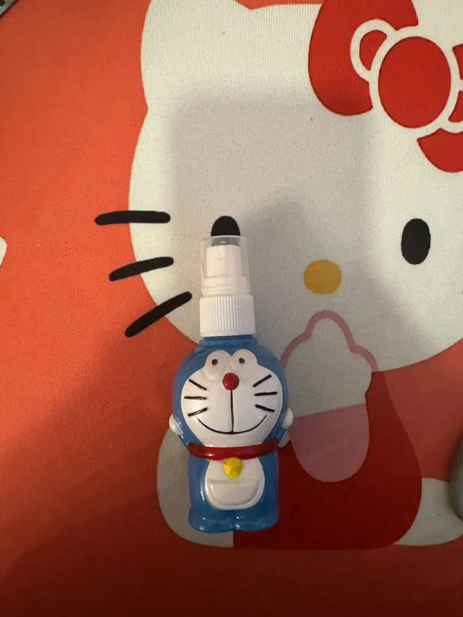 Doraemon spray can