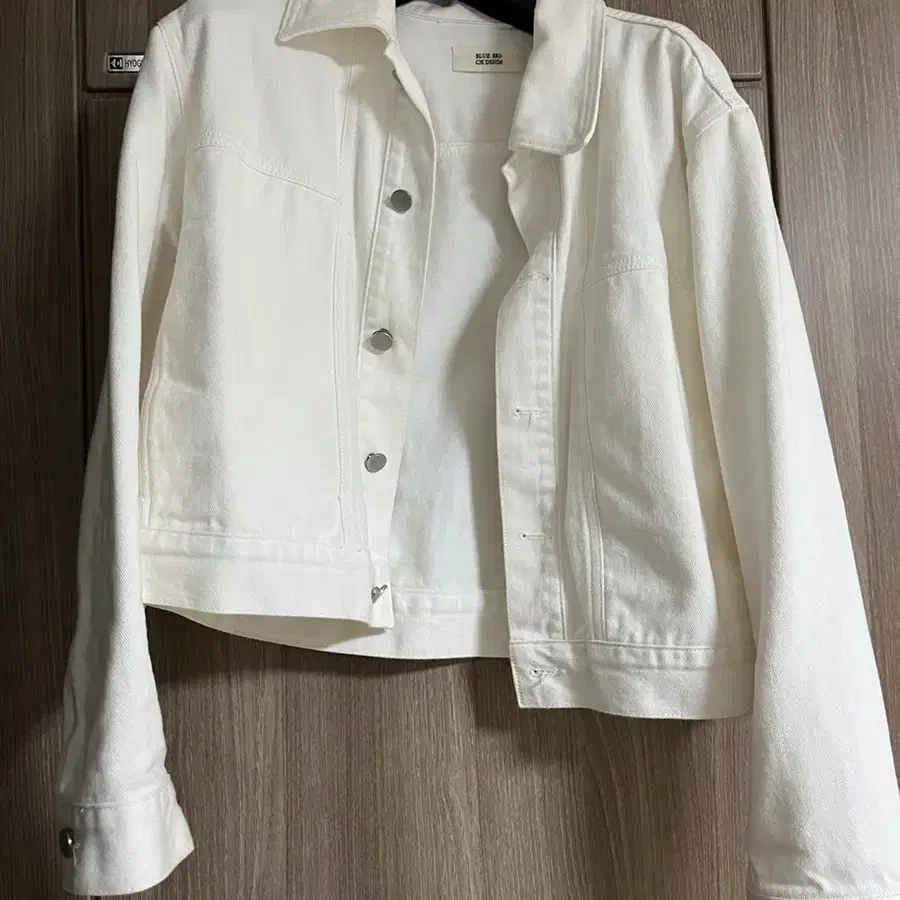 블루브릭 Clean denim jacket (ivory) 데님자켓