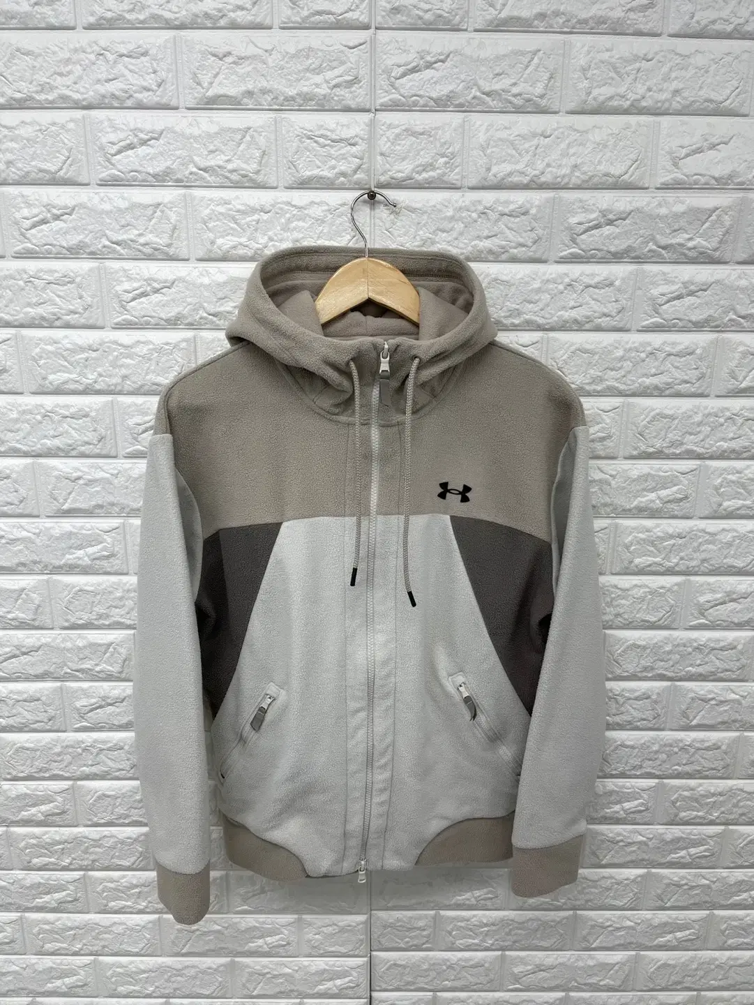 Under Armour Fleece Hooded Zip-Up (M/95) / A-9707