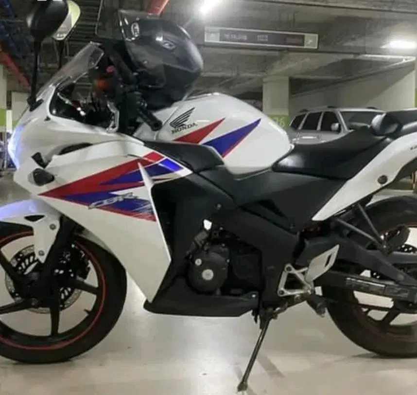 cbr125 상테 좋은 씨비알 백만원으로 사고싶습니댱 ㅠㅠ !!