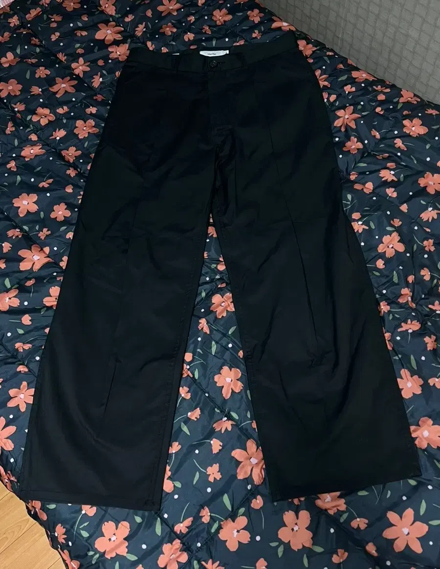 (Quick sale)Zero Dip One-Tuck Black Pants L