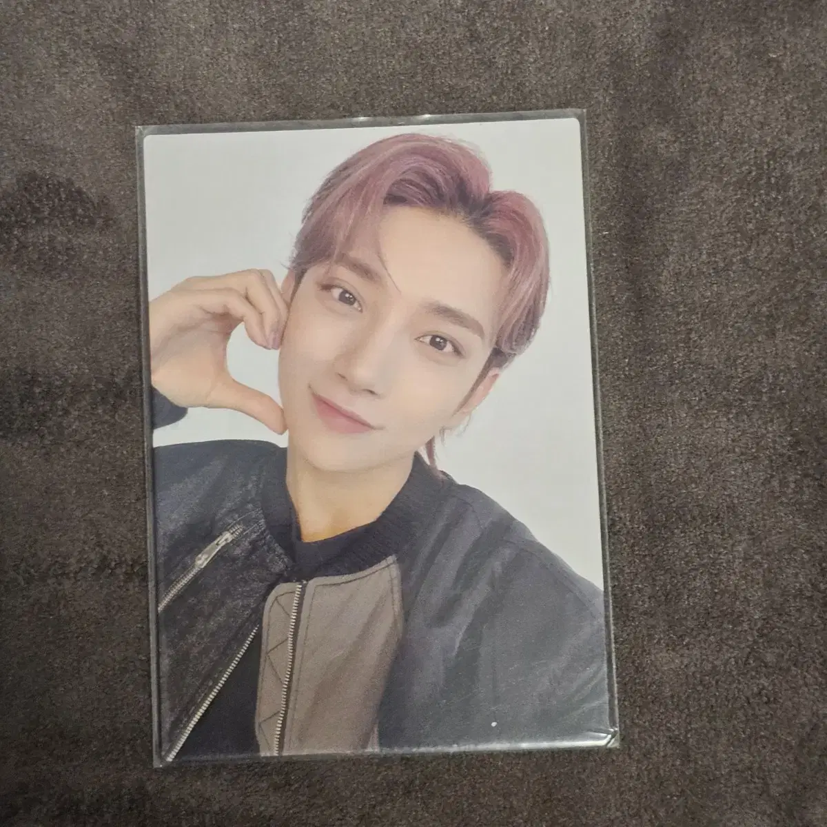 Seventeen joshua Follow to Japan tc Selfie