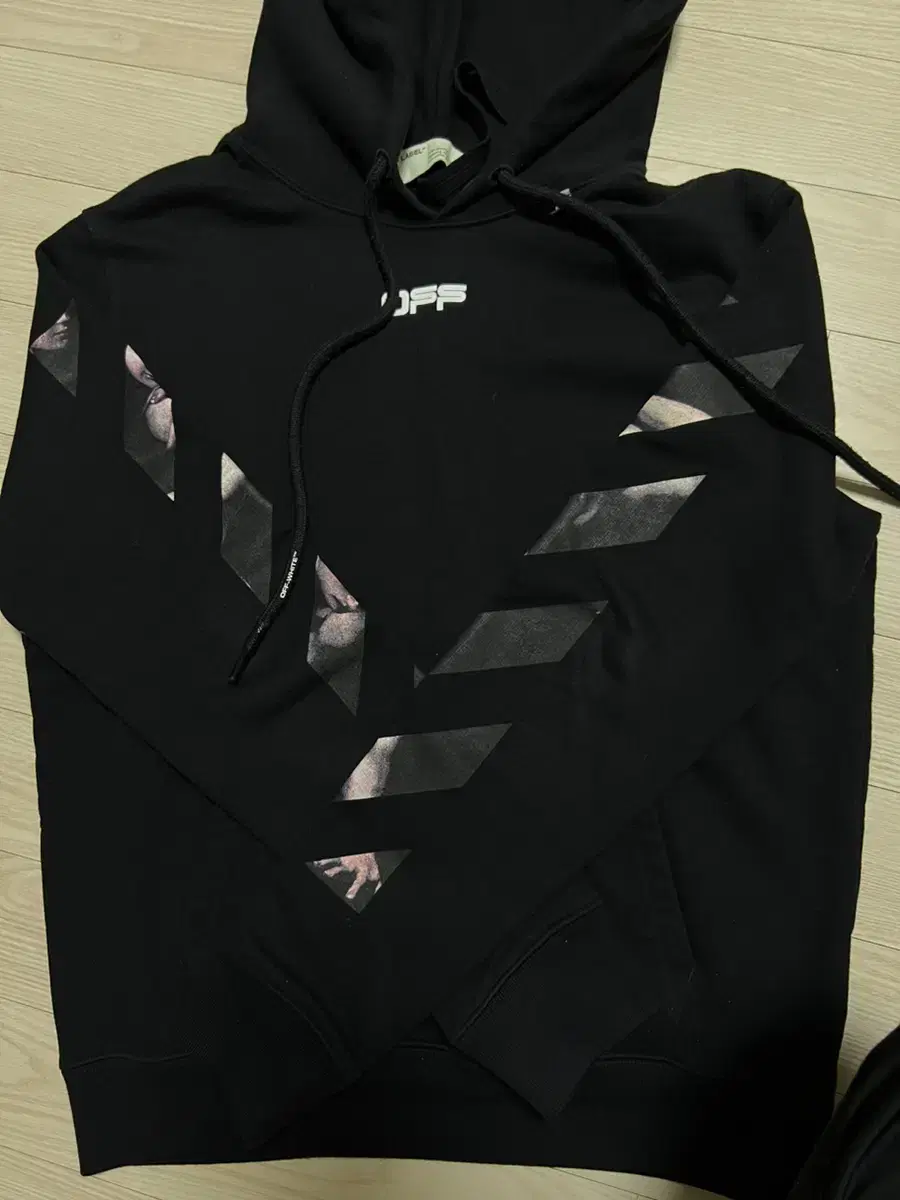 Off-White Caravaggio Arrow Hoodie Size Small