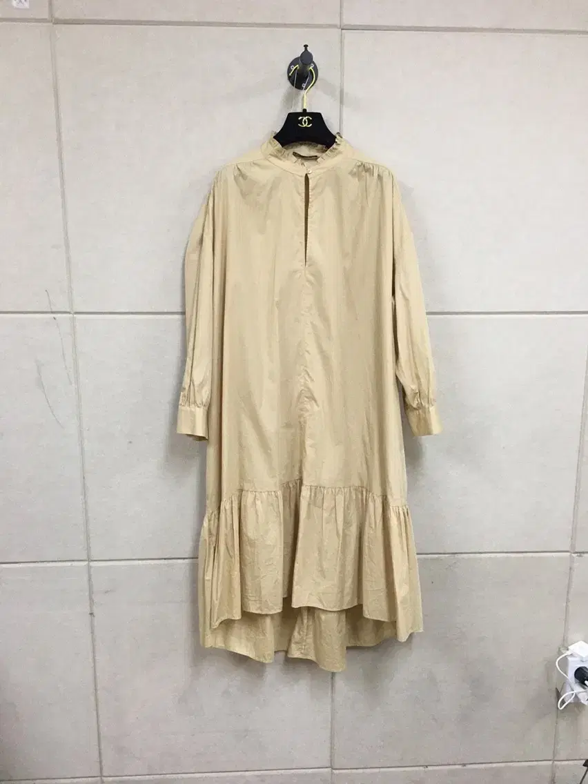 ZARA Beige Loose-Fit Long ONEPIECE L size