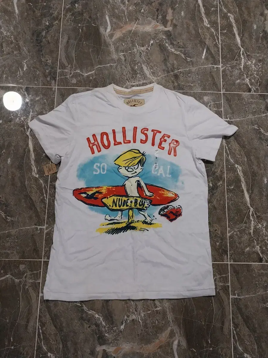 B1 Hollister T-Shirt Brand New M Unisex