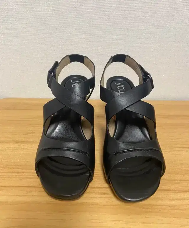 (새상품)crocs 크록스 웨지힐 샌들 245