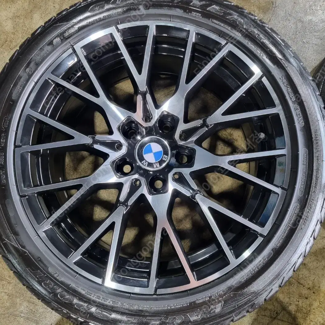 BMW F10 5시리즈 18인치 휠+타이어 셋트팝니다 2454518