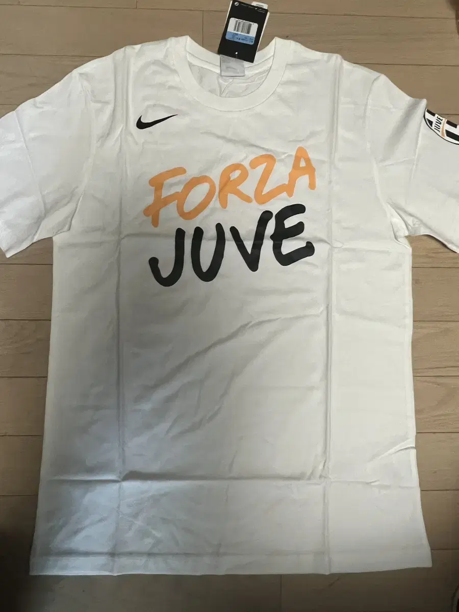 (New)Nike Juventus Vahn Short Sleeve