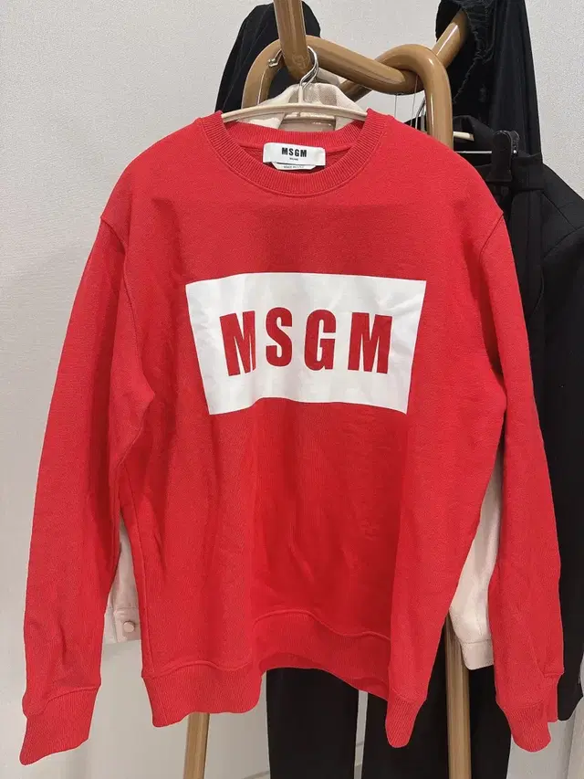 새상품급)) MSGM 로고 맨투맨 티셔츠 M 사이즈