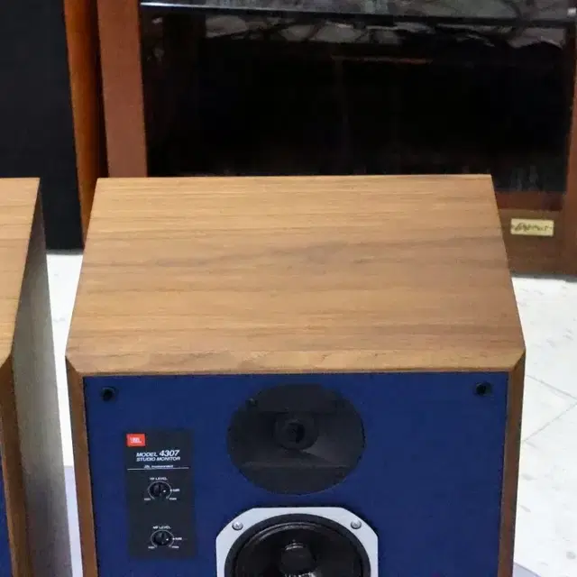 JBL 4307 모니터 스피커 청색