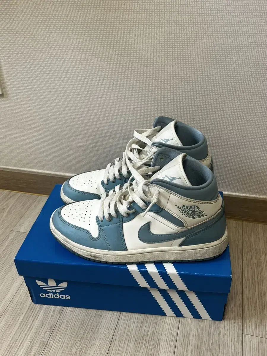 Jordan 1 Mid Sail and One Bloo