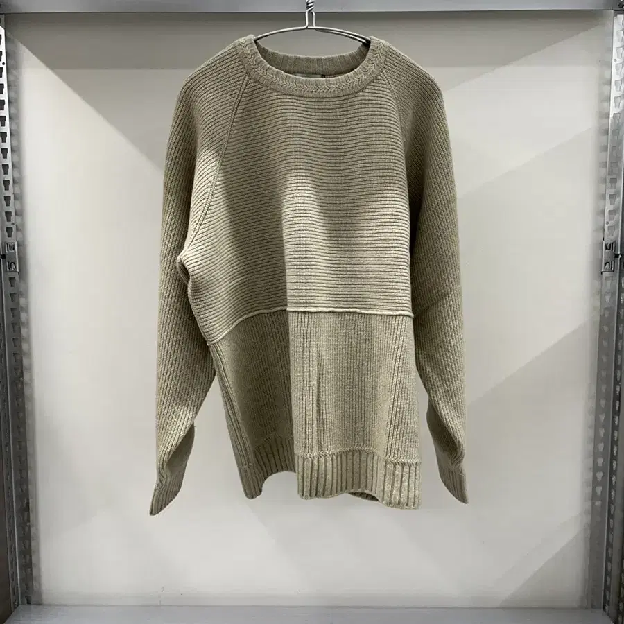 유스 - Structured Sweatshirt (Beige)