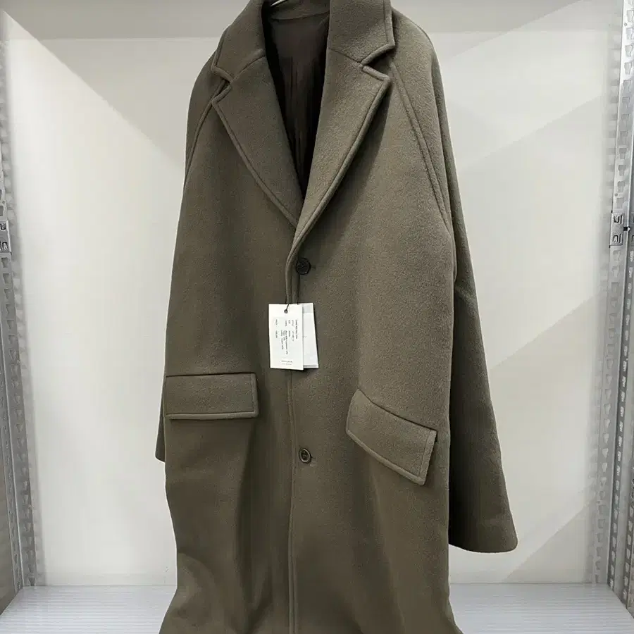 유스 - Chesterfield Coat (Khaki)