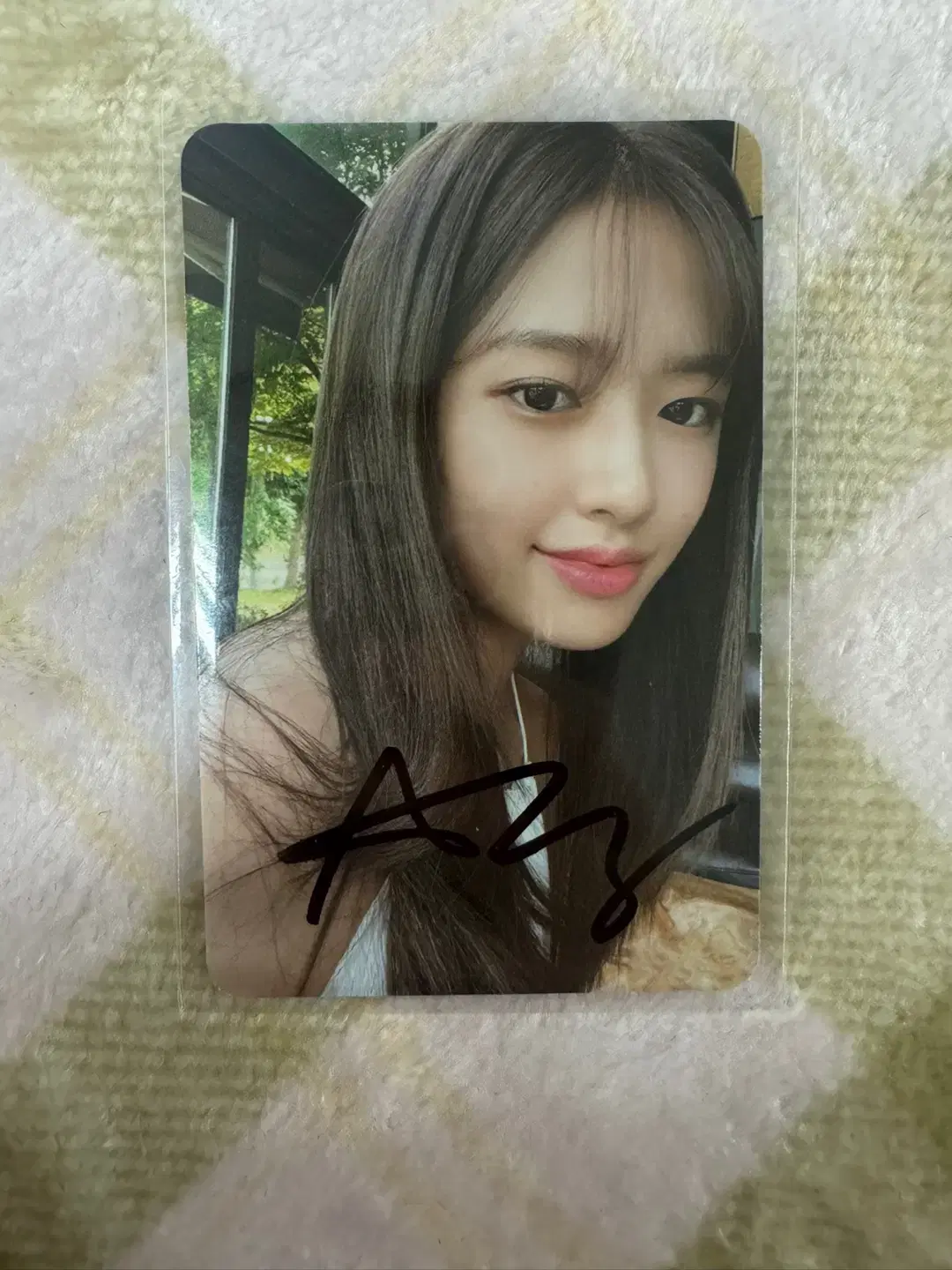 ive ahn yujin sign poca sign photocard