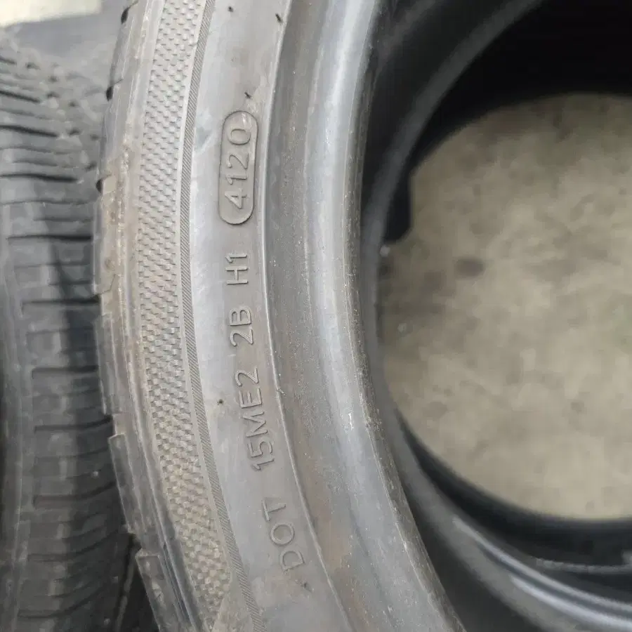 295/35R20,