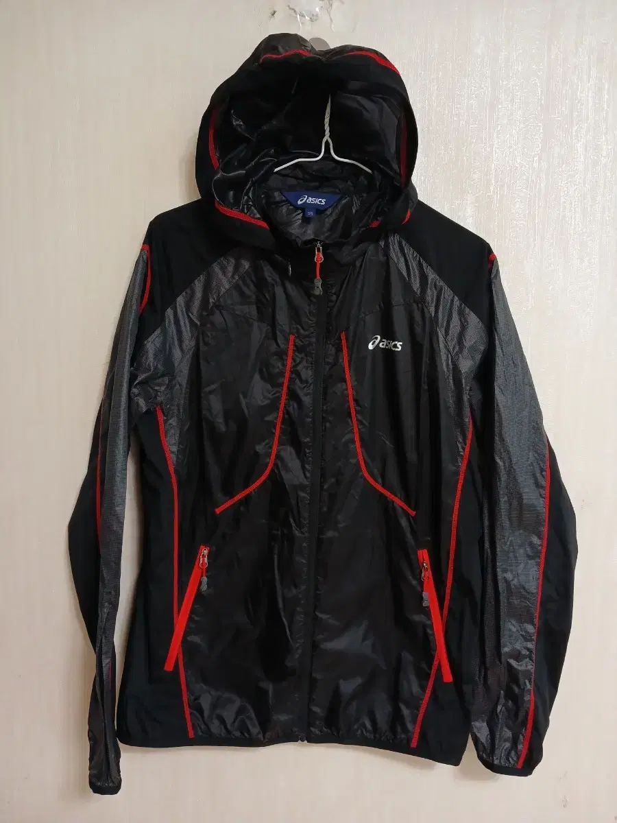 Asics Running yeoreum Windbreaker (W100.00 M95)