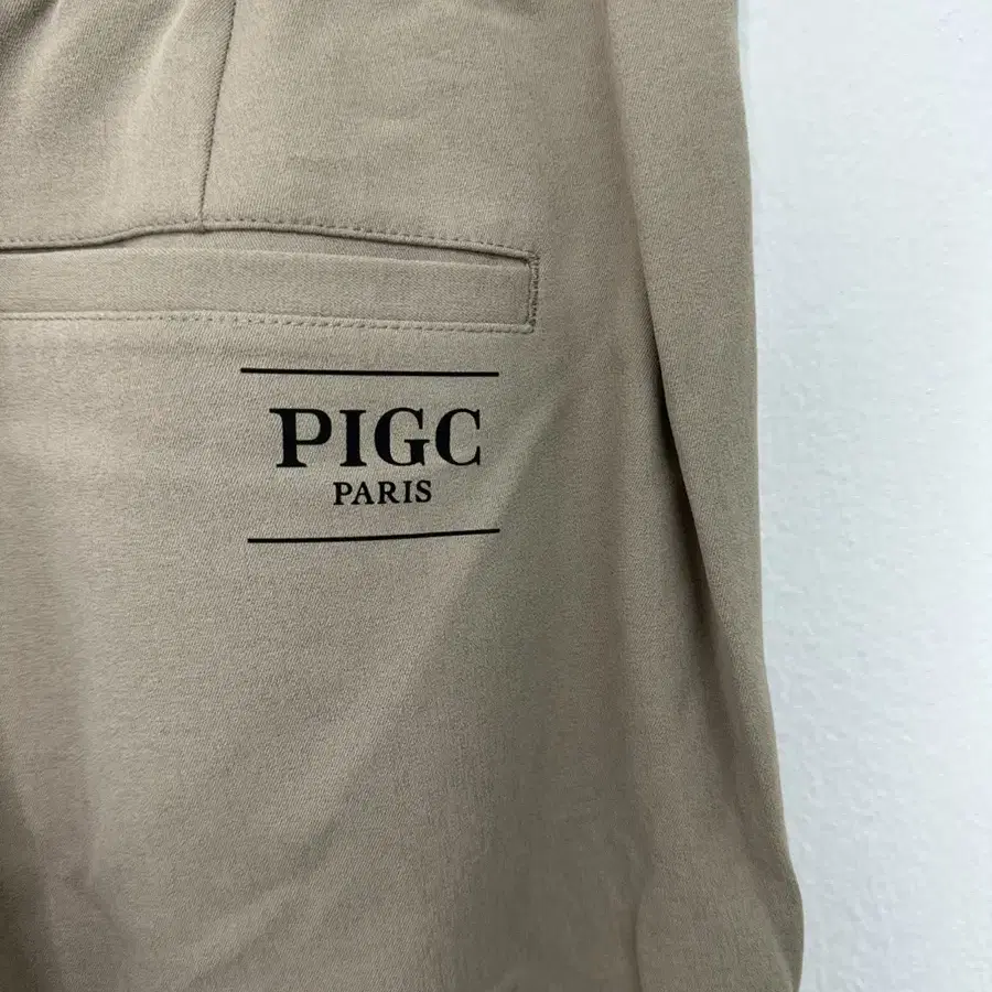 108. PIGC 원턱 릴렉스핏 팬츠 BEIGE 남성