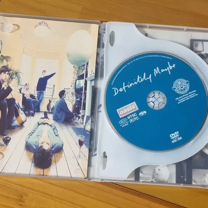 oasis definitely maybe dvd (2disc)