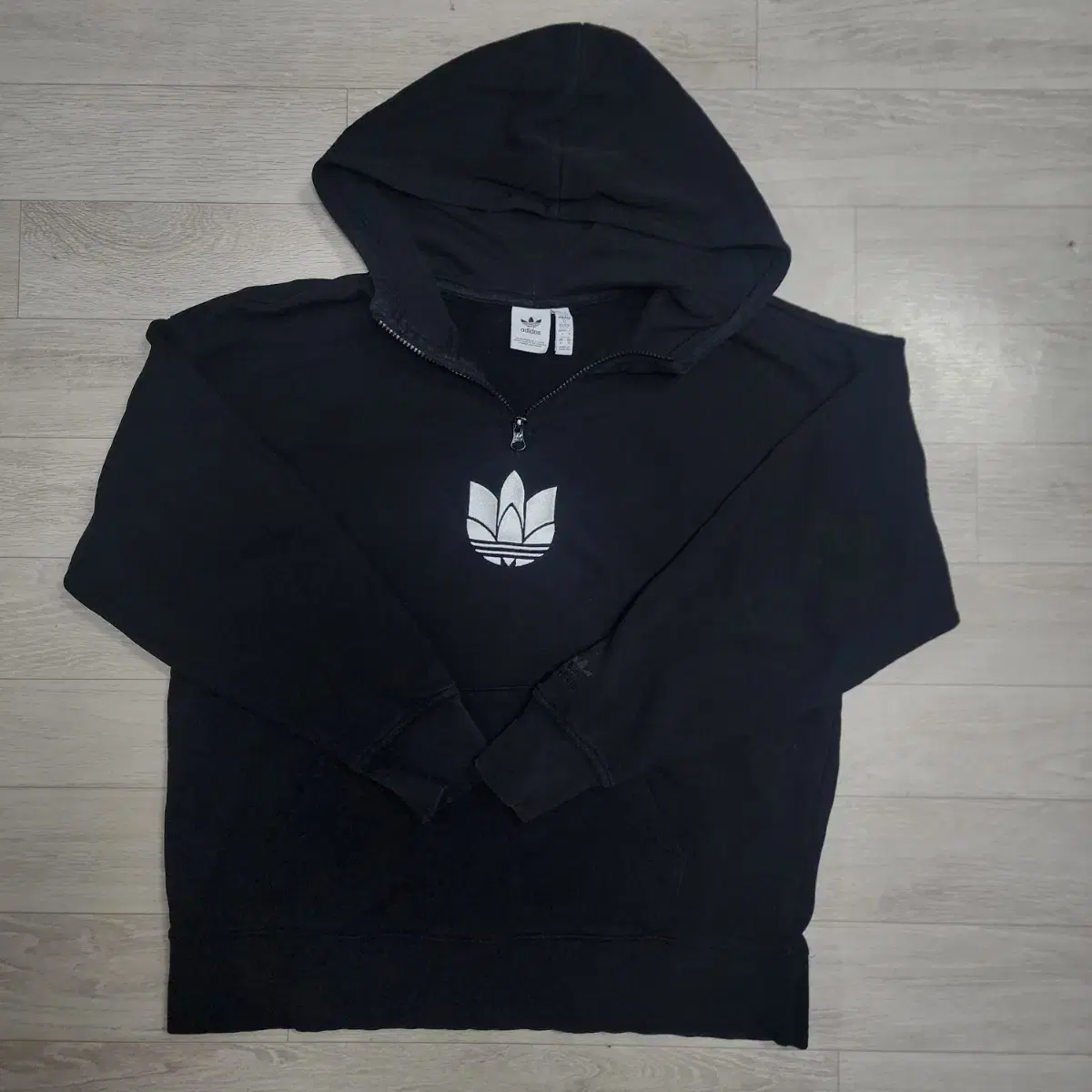 Adidas hoodie vahn zip up sell does