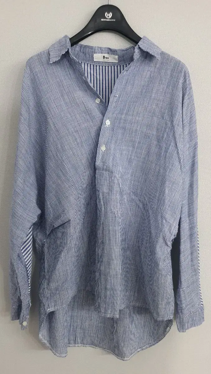 Almost new product) Good shirt with blue striped fabric