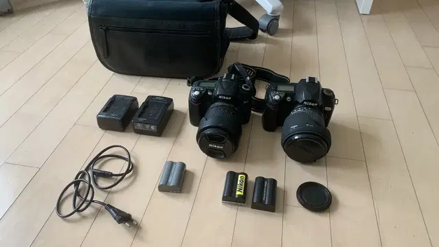 니콘 D70 + D90 + 줌렌즈 2개 일괄