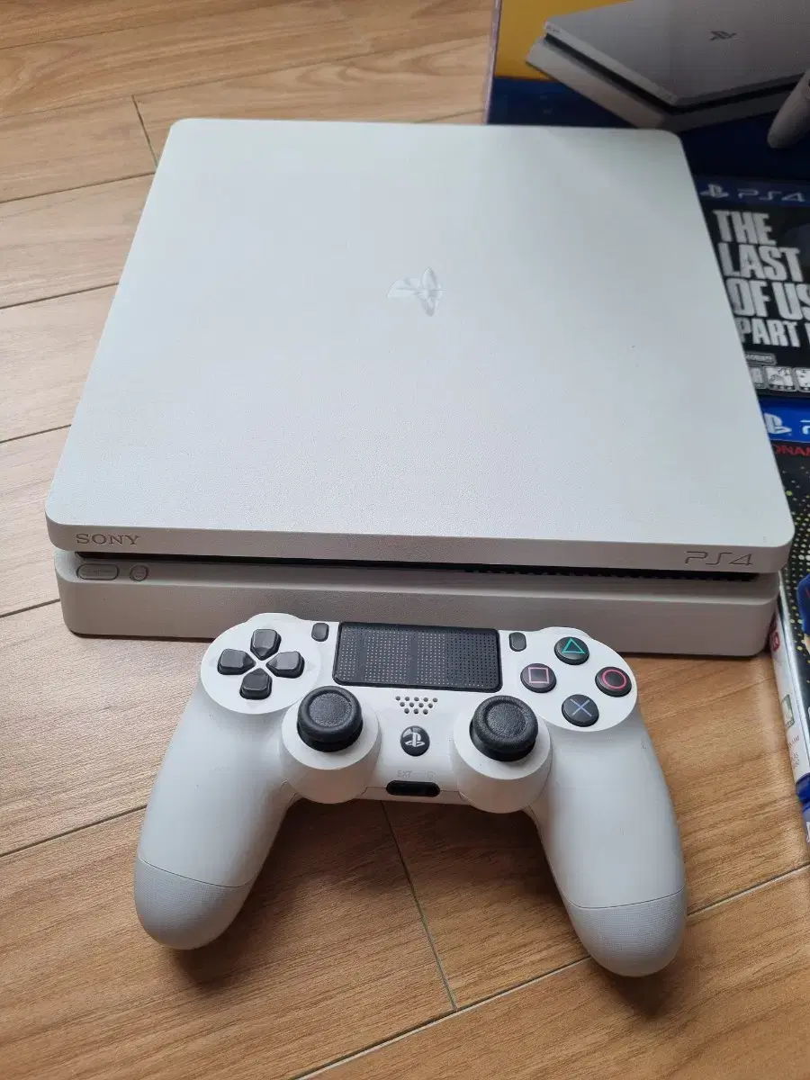 PlayStation 4 console and 10 games