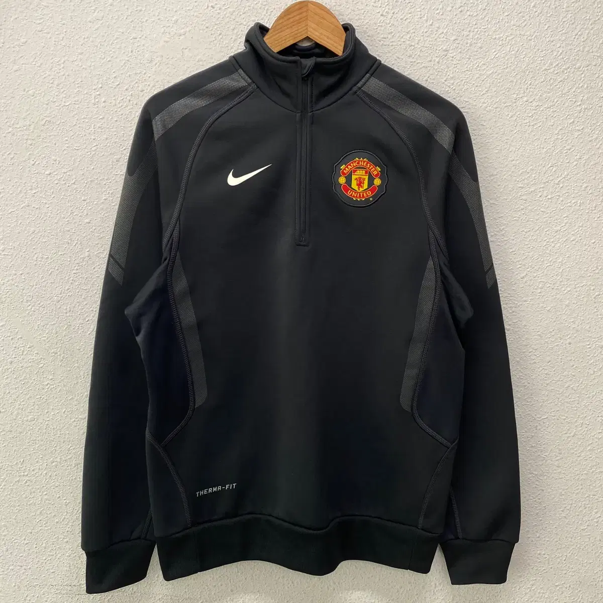 [100] Nike Men's Thermafit Man United Training Top Jersey N1941