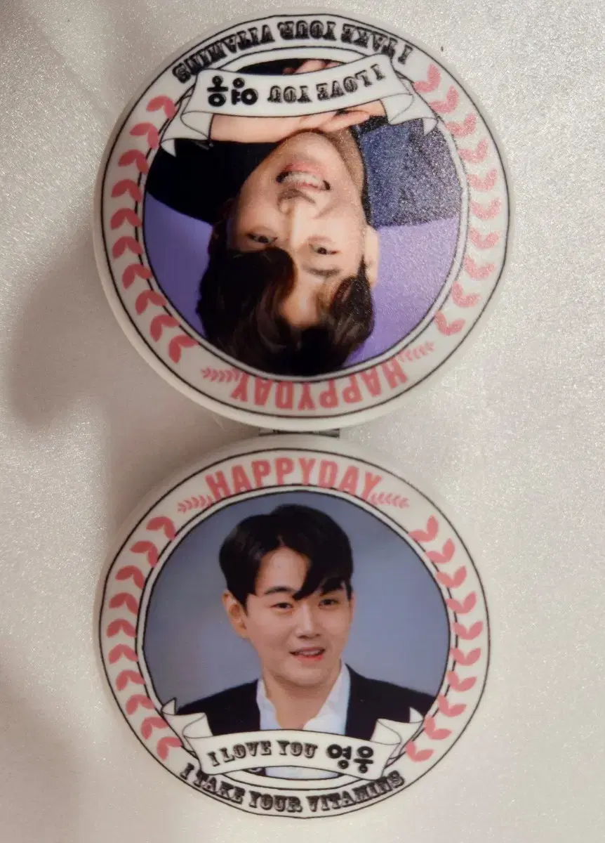 Youngwoong Hwang Double-sided photo hand mirror