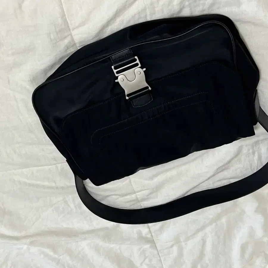 마뗑킴 버클백 블랙 buckle bag in black