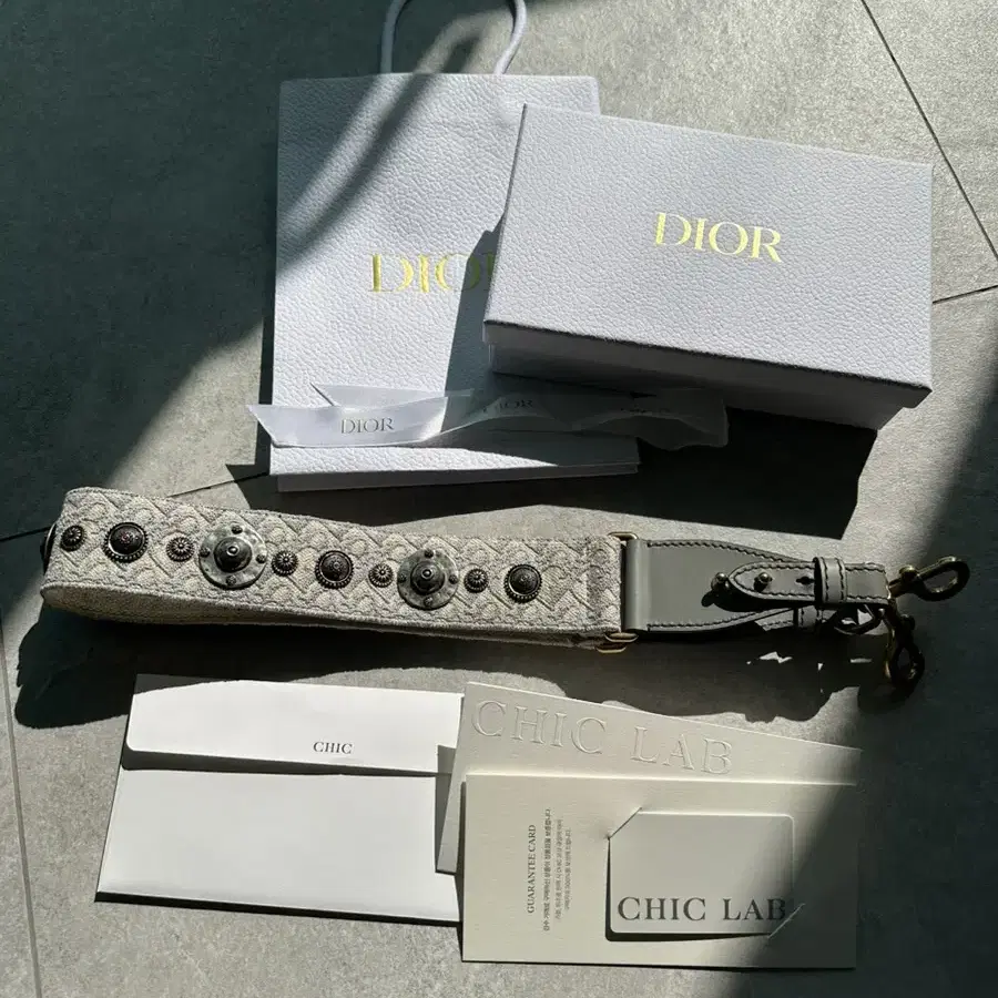 [OS] Dior 디올 가방 자수 링 숄더 한정판 비즈 어깨 스트랩