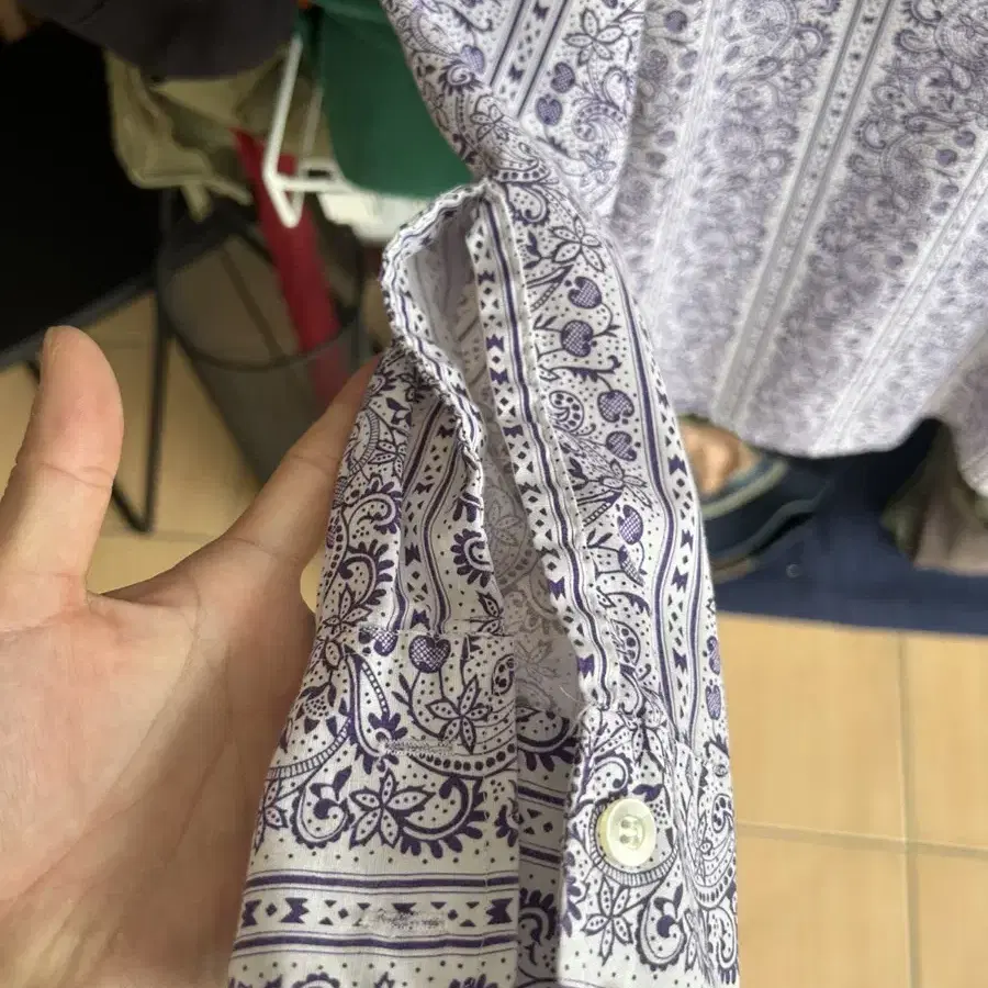 Vintage flower pattern shirt