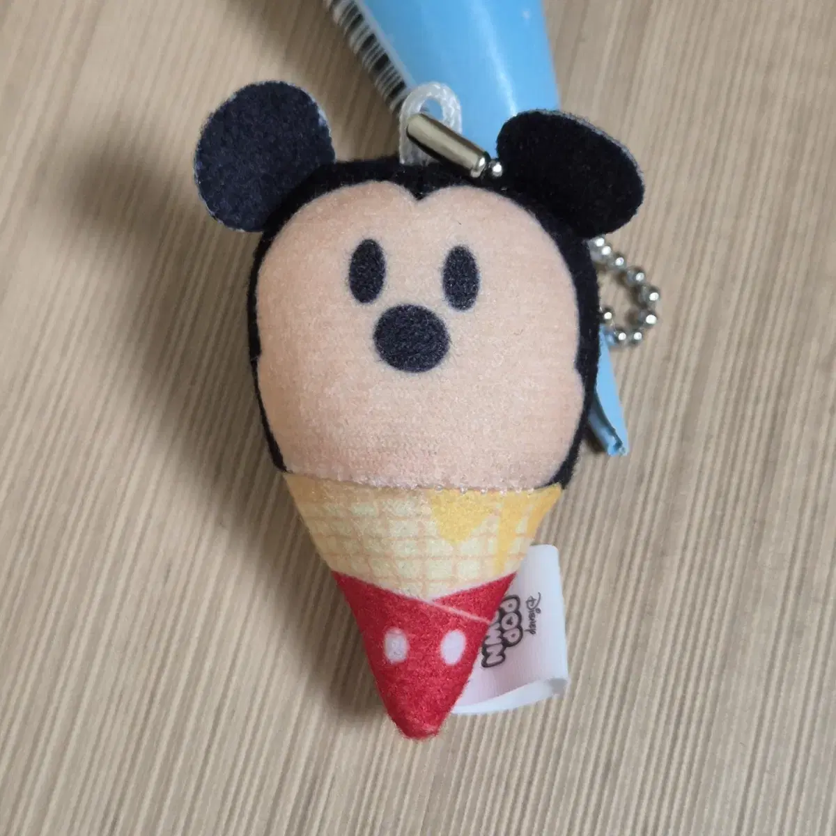 Disney Random Pop-Town Ice Cream keyring Mickey Mouse