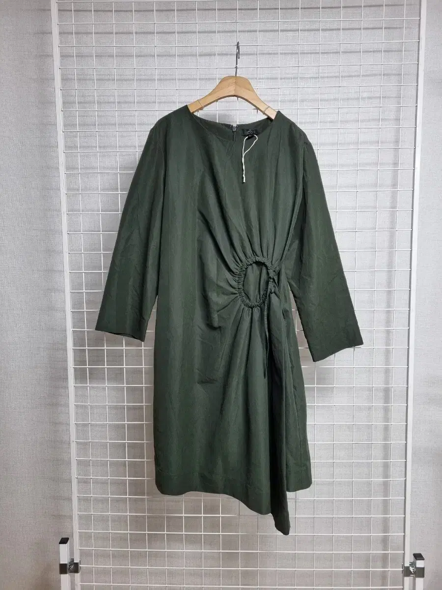 (New Product) COS COS ONEPIECE 42