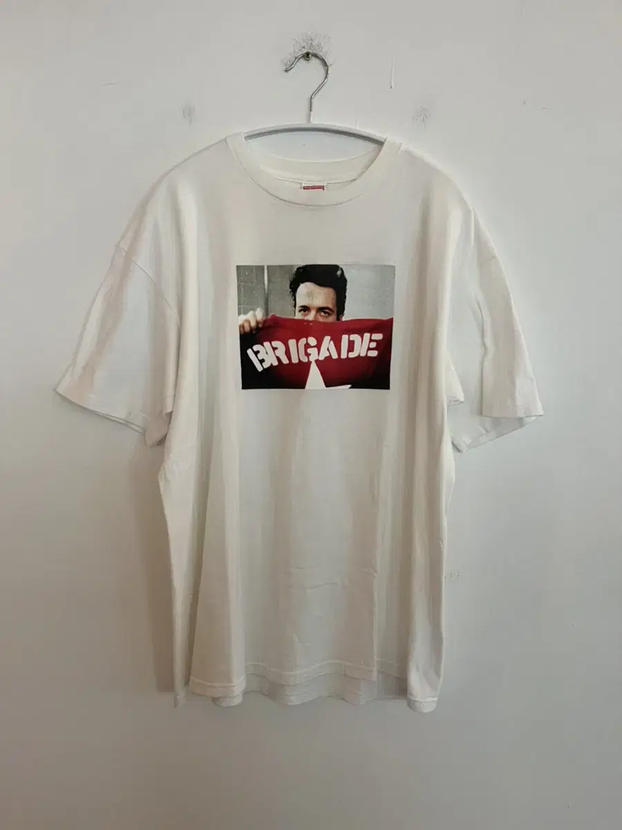 슈프림 supreme x 조 스트러머 brigade 티셔츠 XL 화이트