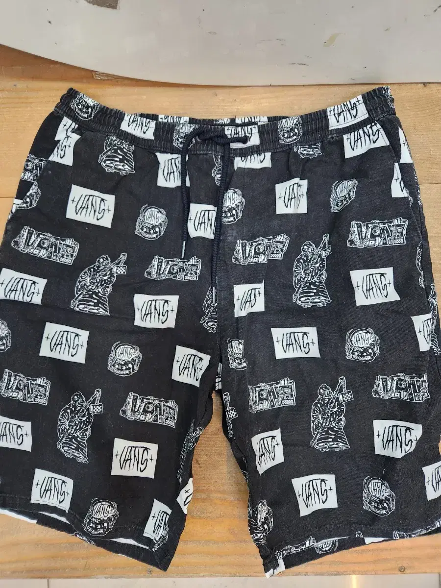 Vans shorts size XL