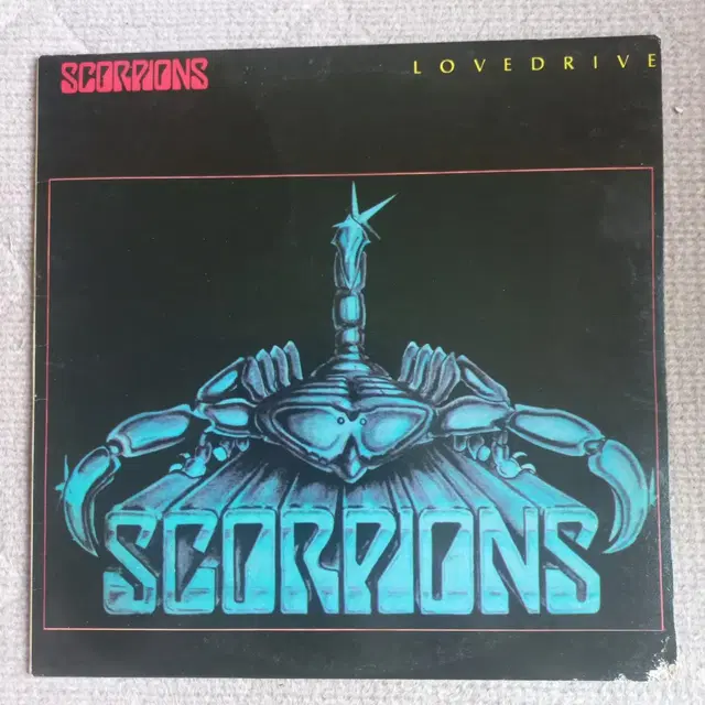 Lp중고 SCORPIONS - LOVE DRIVE 음반 판매합니다.