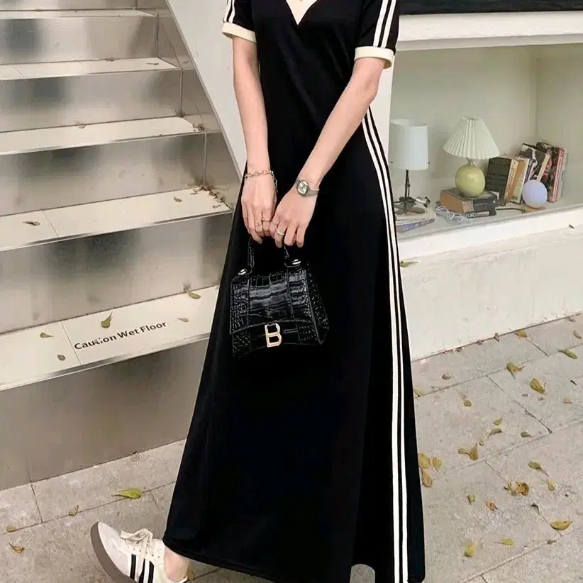 세일바배))2줄 브이넥 롱 반팔원피스