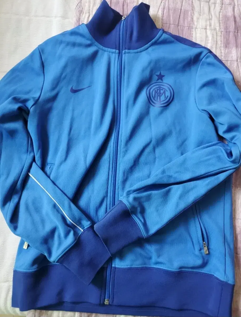 Nike Tracktop100