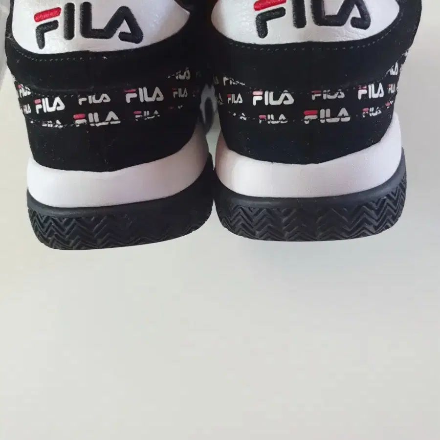 235 휠라 운동화.FILA 운동화