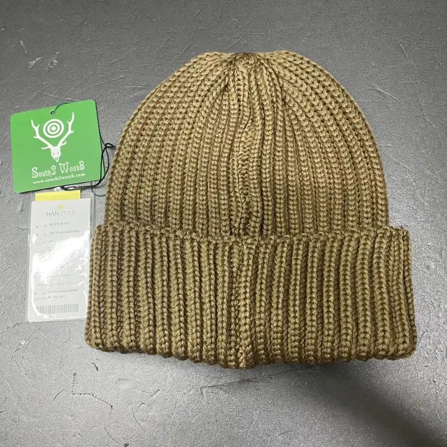 South2 west8 beanie (남이서팔)