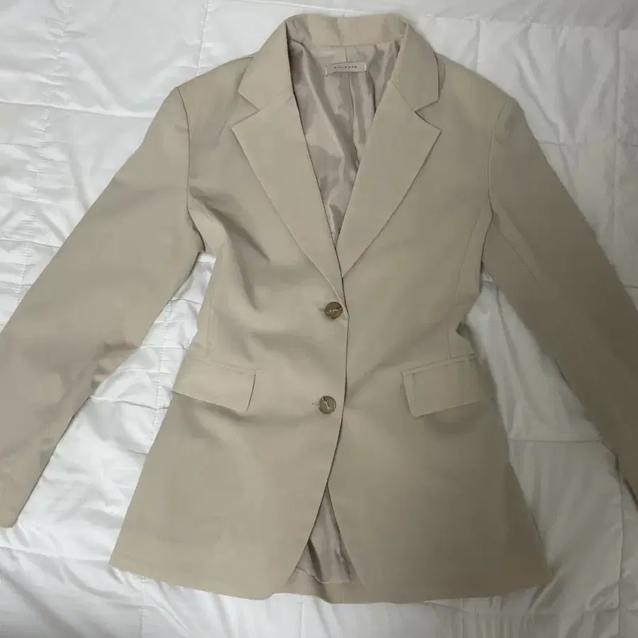 two button jacket