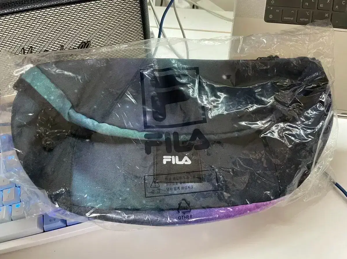 [급매 한정판] Bts x Fila 보이저 컬렉션 힙색 방탄소년단