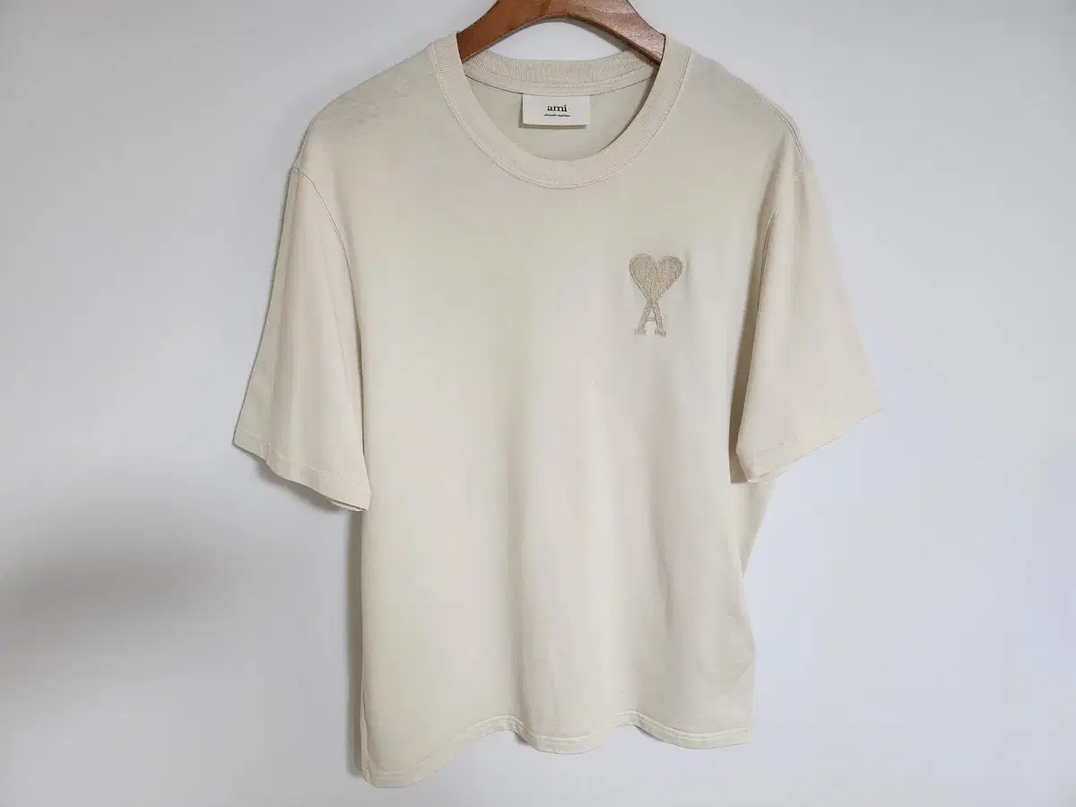 [XS] Army Off-White Color Big Heart Embroidered Men's Short Sleeve T-Shirt