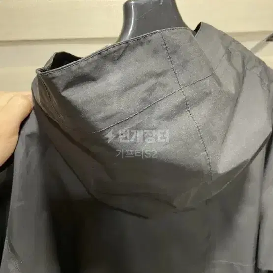 스톤아일랜드 쉐도우 고어택스 20ss xl